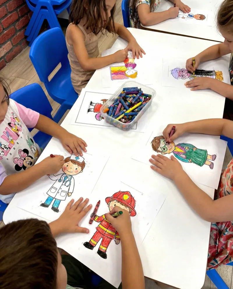 Beşevler anaokulunda boyama ve sanat atölyesi
