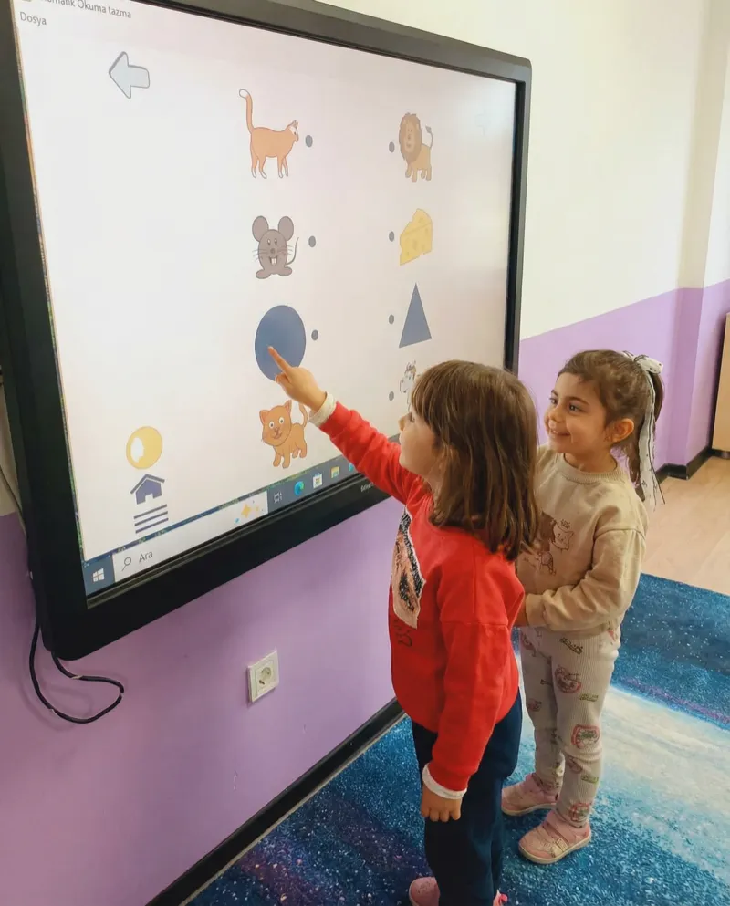 Nilüfer anaokulunda akıllı tahta ile eğitim